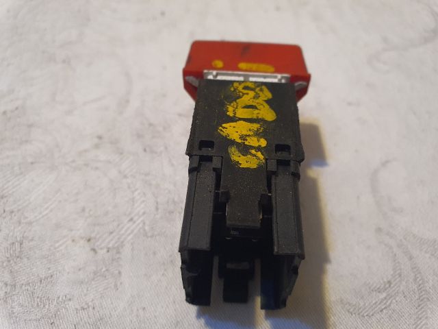 bontott VW CADDY Vészvillogó Kapcsoló