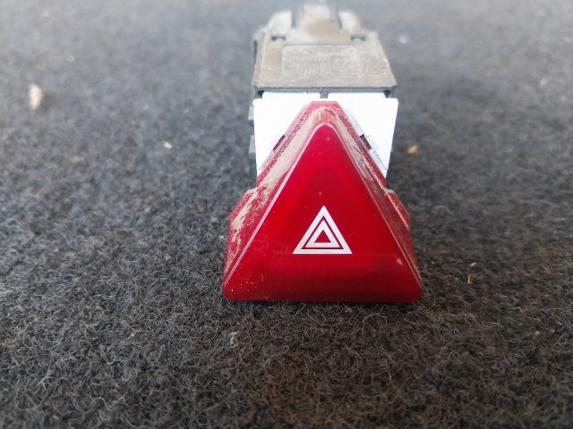 bontott VW CADDY Vészvillogó Kapcsoló