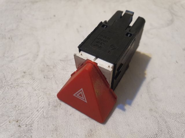 bontott VW CADDY Vészvillogó Kapcsoló