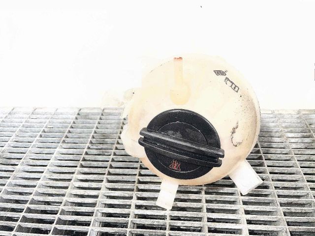 bontott VW CC Kiegyenlítő Tartály