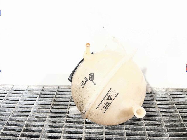 bontott VW CC Kiegyenlítő Tartály