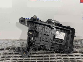 bontott VW CC Akkumulátor Tartó