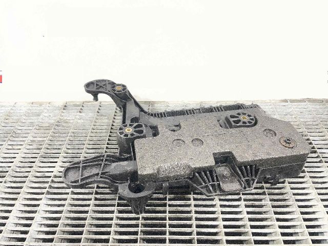 bontott VW CC Akkumulátor Tartó