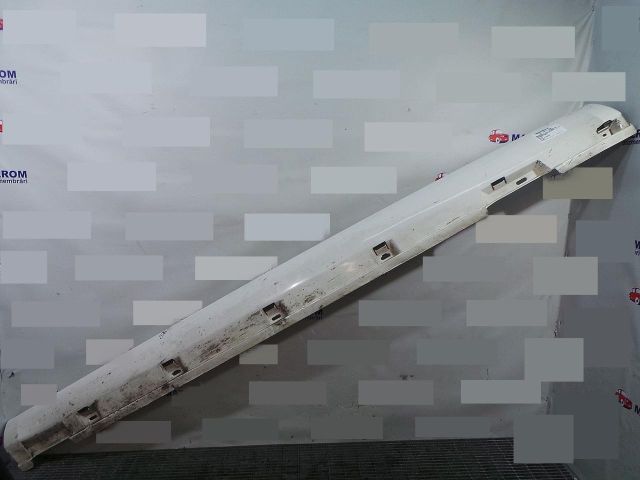 bontott VW CC Bal első Küszöb Díszléc