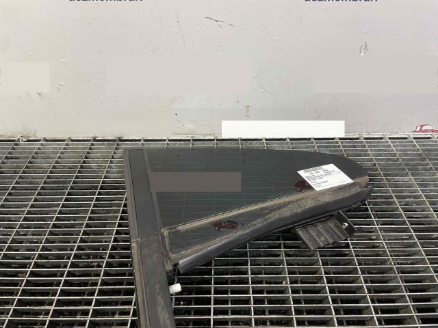 bontott VW CC Bal hátsó Fixüveg (Ajtóban)