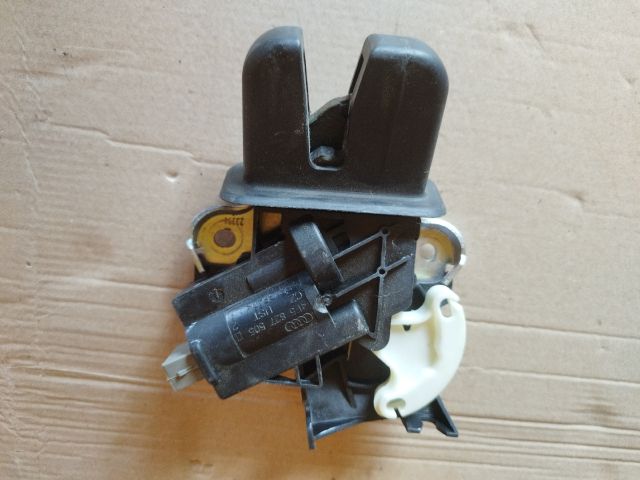 bontott VW CC Csomagtérajtó Zárszerkezet