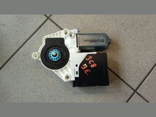 bontott VW CC Jobb első Ablakemelő Motor