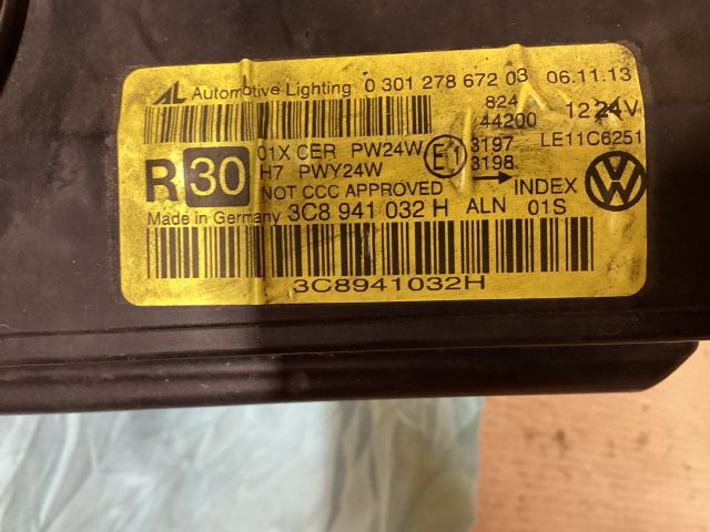 bontott VW CC Jobb Fényszóró