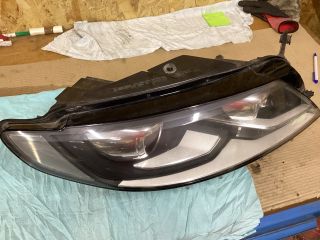 bontott VW CC Jobb Fényszóró