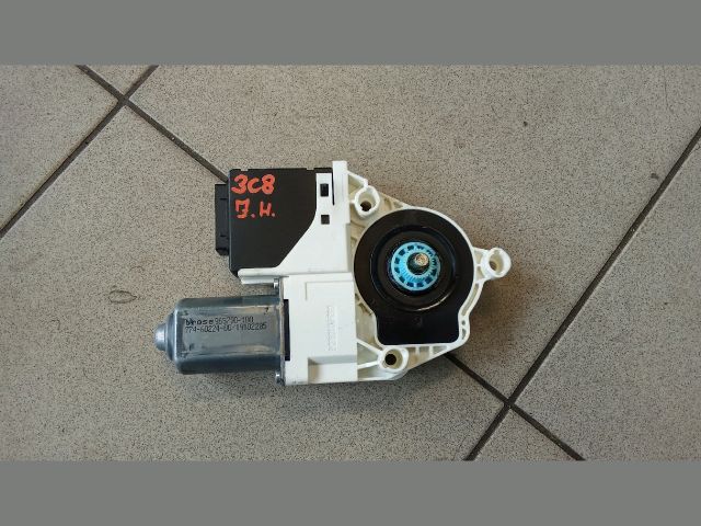 bontott VW CC Jobb hátsó Ablakemelő Motor