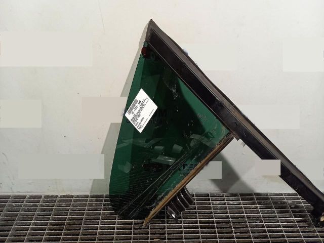 bontott VW CC Jobb hátsó Fixüveg (Ajtóban)