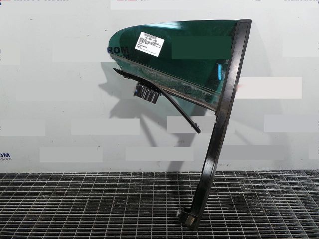 bontott VW CC Jobb hátsó Fixüveg (Ajtóban)