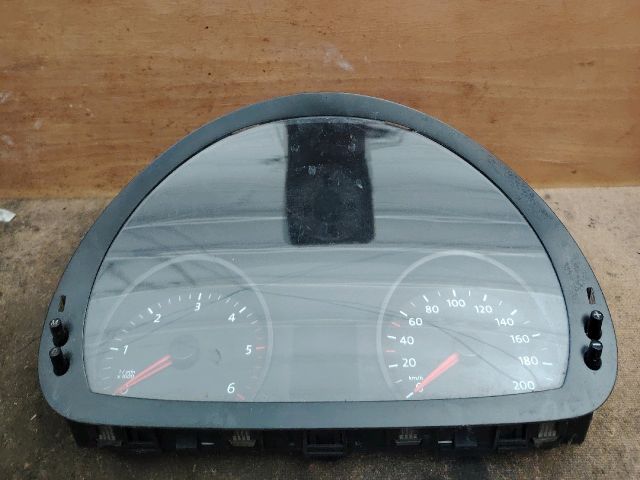 bontott VW CRAFTER Kilométeróra