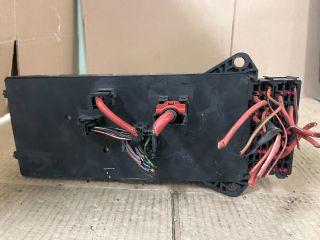 bontott VW CRAFTER Biztosítéktábla Motortér