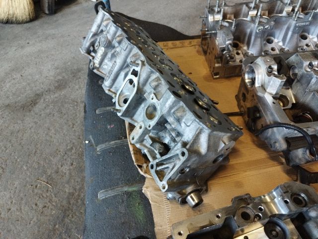 bontott VW CRAFTER Hengerfej