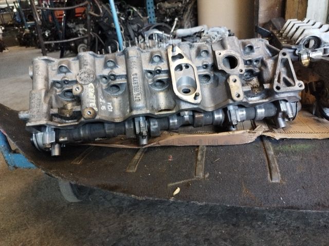 bontott VW CRAFTER Hengerfej