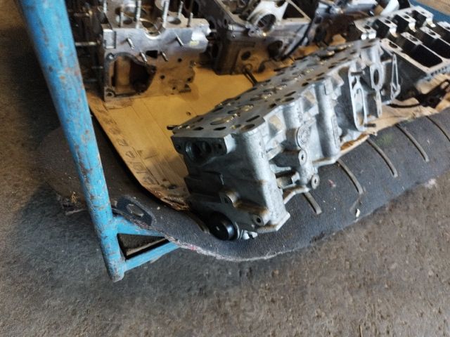 bontott VW CRAFTER Hengerfej