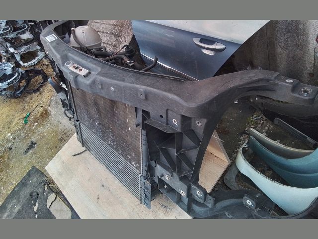 bontott VW CRAFTER Komplett Homlokfal (Részeivel)