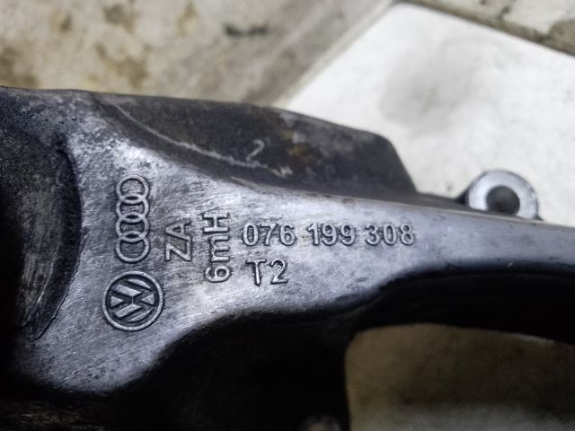 bontott VW CRAFTER Motor Tartó Bak (Fém)