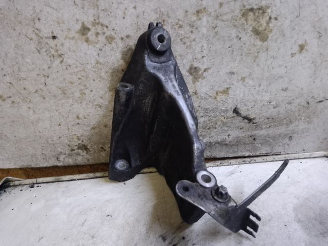 bontott VW CRAFTER Motor Tartó Bak (Fém)