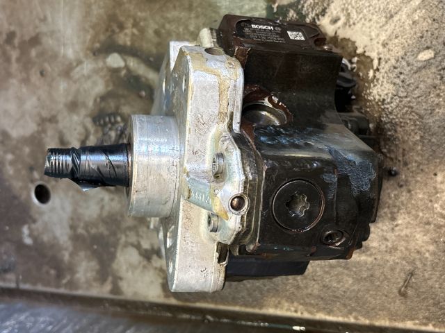 bontott VW CRAFTER Nagynyomású Szivattyú