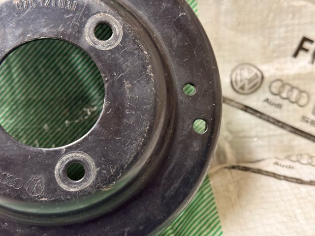 bontott VW CRAFTER Vízpumpa Szíjtárcsa