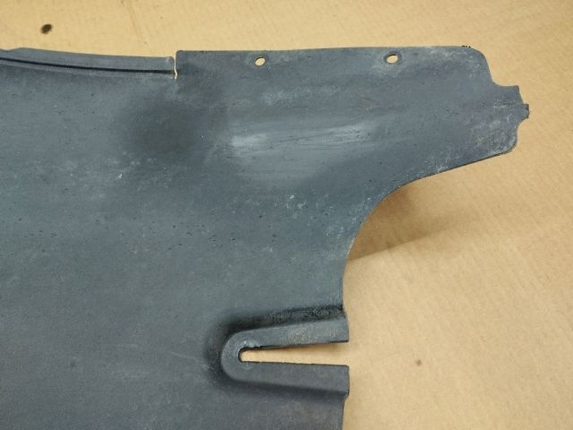 bontott VW CRAFTER Bal első Hátsó Dobbetét (Kerékjárati, Műanyag)