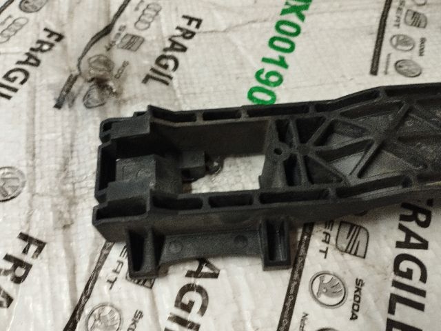 bontott VW CRAFTER Bal első Külső Kilincsfészek