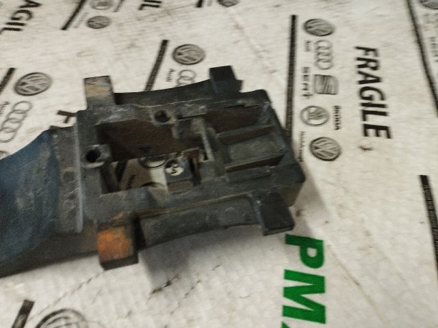 bontott VW CRAFTER Bal első Külső Kilincsfészek