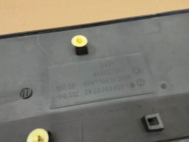 bontott VW CRAFTER Bal első Sárvédő Díszléc