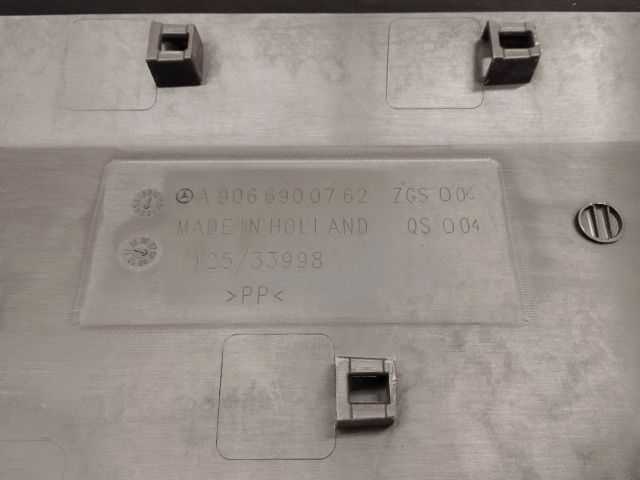 bontott VW CRAFTER Bal első Sárvédő Díszléc