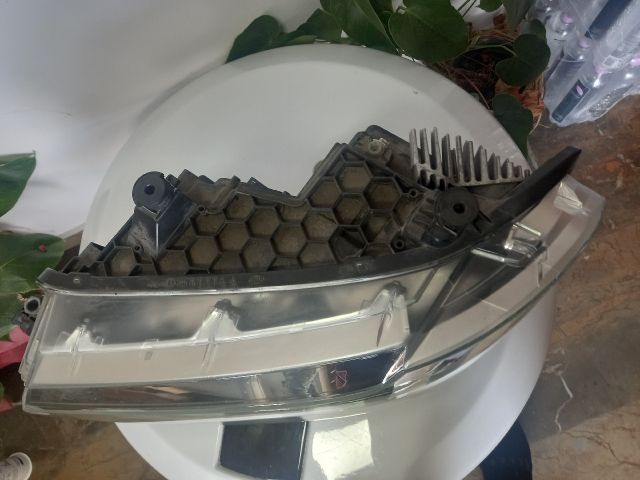 bontott VW CRAFTER Bal Fényszóró