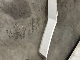 bontott VW CRAFTER Első Lökhárító Alsó Középső Díszrács