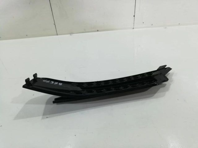 bontott VW CRAFTER Első Lökhárító Bal Díszrács