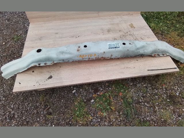 bontott VW CRAFTER Első Lökhárító Merevítő (Fém)