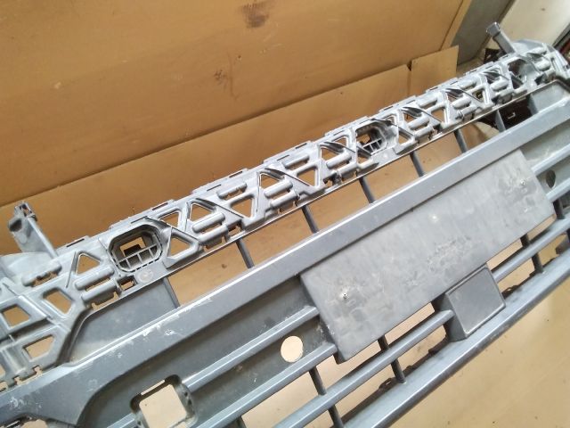 bontott VW CRAFTER Első Lökhárító (Üresen)