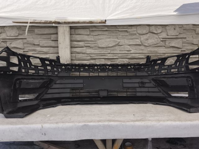 bontott VW CRAFTER Első Lökhárító (Üresen)