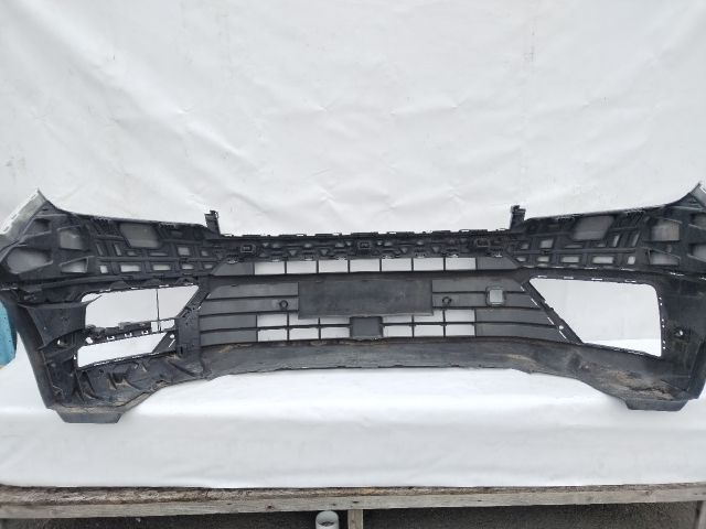 bontott VW CRAFTER Első Lökhárító (Üresen)