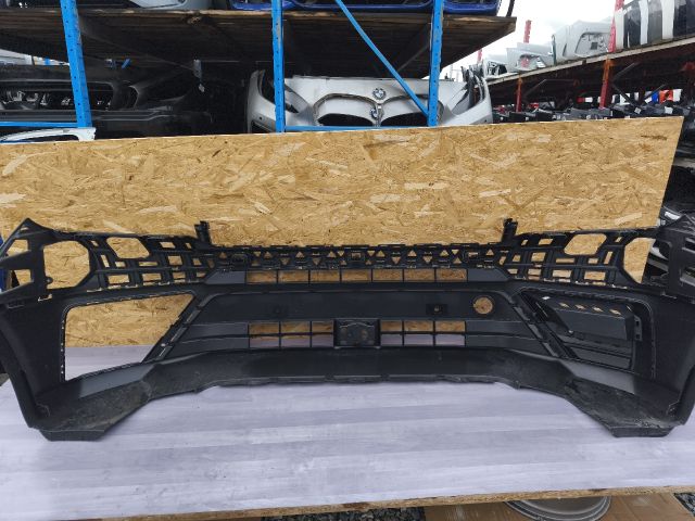 bontott VW CRAFTER Első Lökhárító (Üresen)