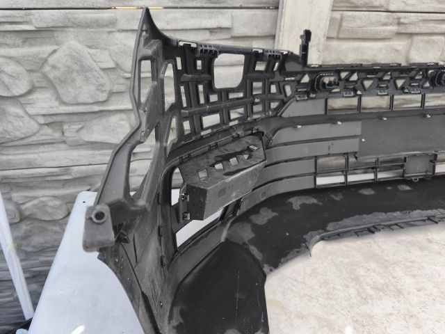 bontott VW CRAFTER Első Lökhárító (Üresen)