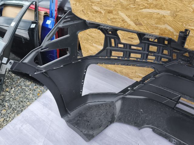 bontott VW CRAFTER Első Lökhárító (Üresen)