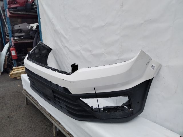 bontott VW CRAFTER Első Lökhárító (Üresen)