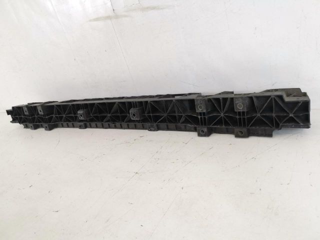 bontott VW CRAFTER Hátsó középső Lökhárító Tartó (Műanyag)