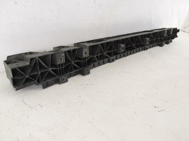 bontott VW CRAFTER Hátsó középső Lökhárító Tartó (Műanyag)