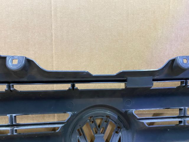 bontott VW CRAFTER Hűtőrács
