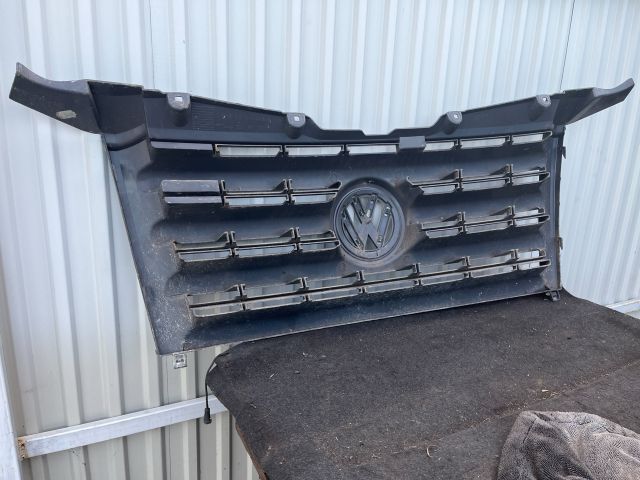 bontott VW CRAFTER Hűtőrács