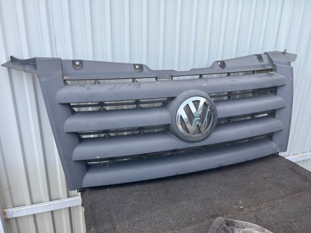 bontott VW CRAFTER Hűtőrács