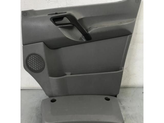 bontott VW CRAFTER Jobb első Ajtó Kárpit