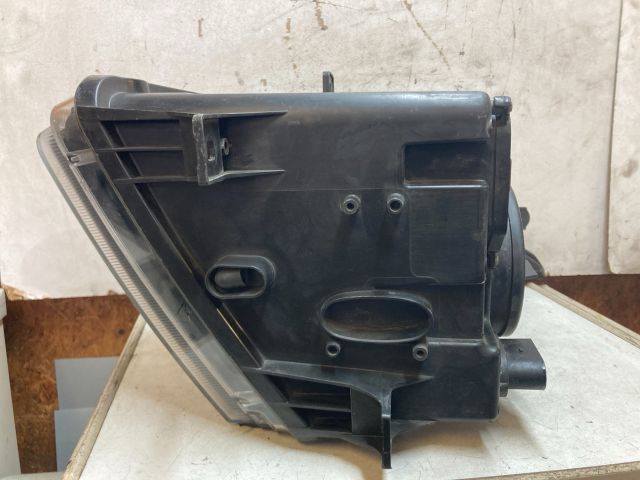 bontott VW CRAFTER Jobb Fényszóró