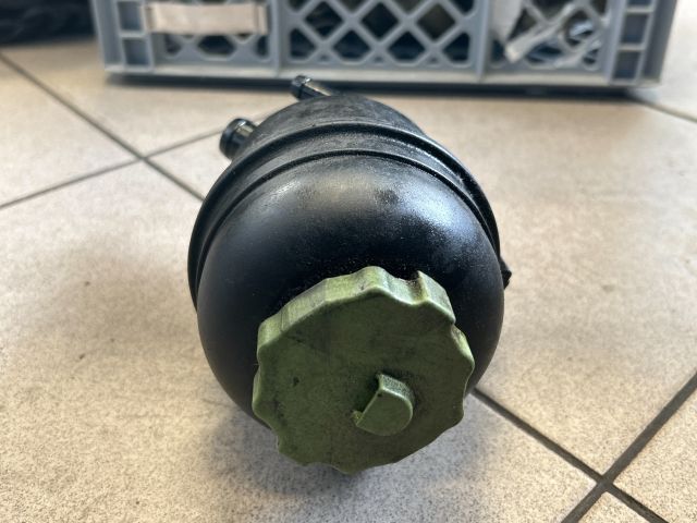 bontott VW CRAFTER Szervóolaj Tartály